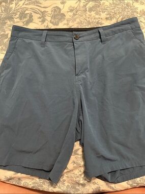Vuori Men's Slate Blue Flat-Front Performance Shorts